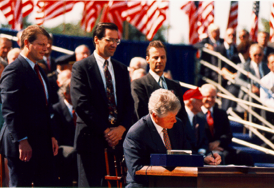 Bill Clinton signing Nafta 2